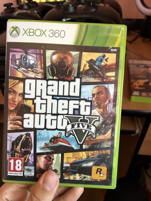 Vand doua Xbox 360, kinekt, forza horizon 1 si Dance Central 3