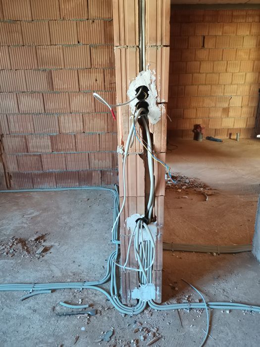 Electrician instalatii electrice/Intervenții instalatii electrice