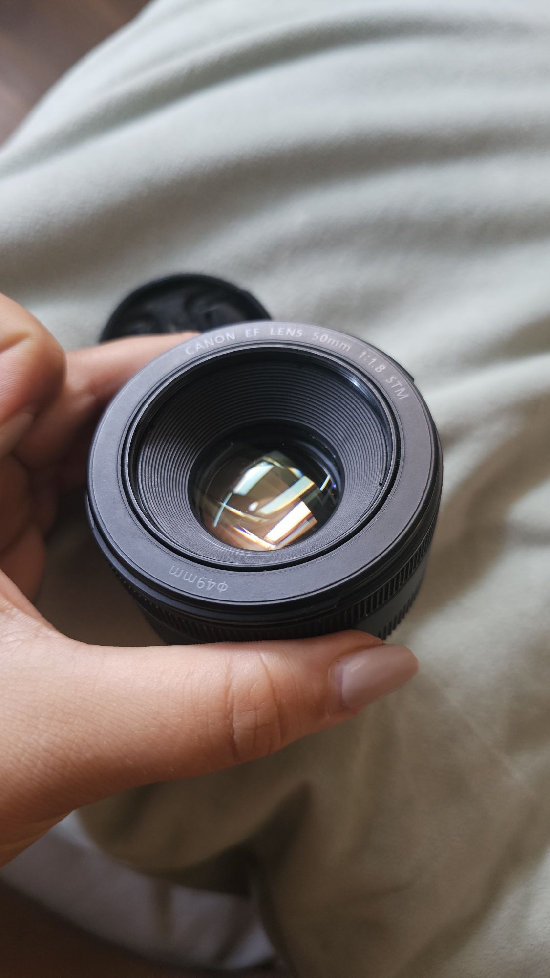 Фотоапарат Canon 2000d с два обектива