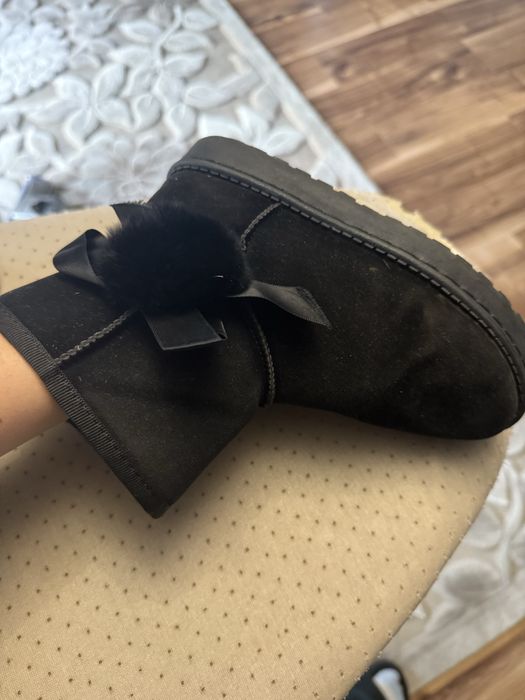 Ghete tip Ugg fetite