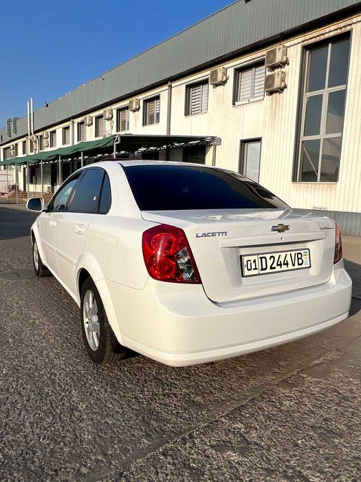 Chevrolet Lacceti 3 позиция Автомат  2016 год состояние отличное!