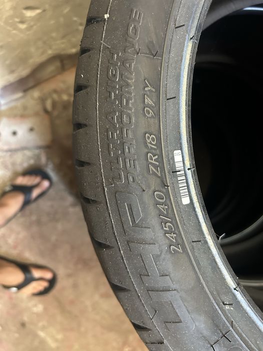 Нови гуми 245/40/18