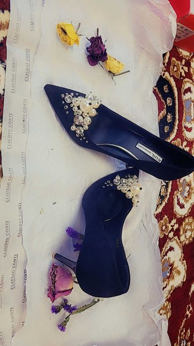 Ayollar va qizlar uchun tufli