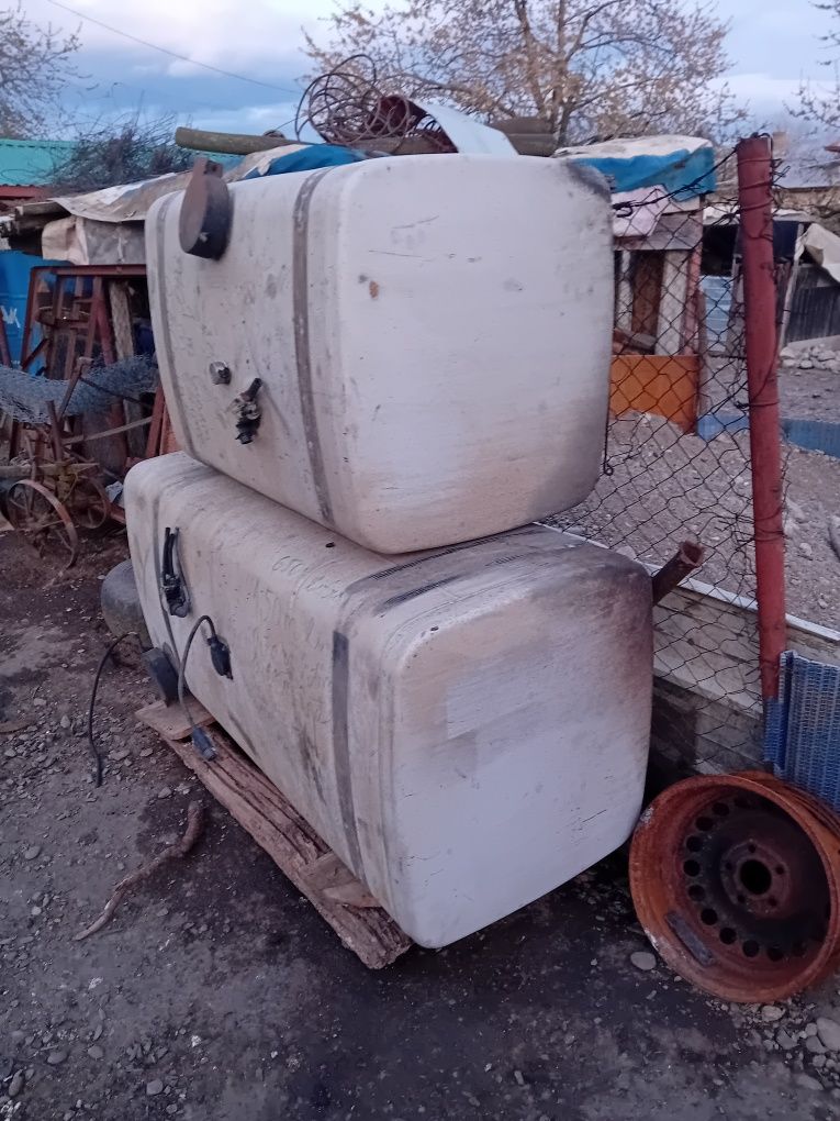 Toba,rezervoare ,piese iveco stralis