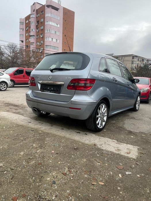Vând Mercedes Benz clasa B