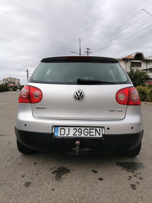 Vând golf 5 1.9tdi model Goal