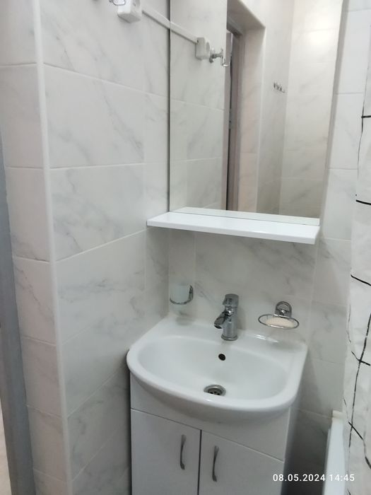 Сдается 1 ком кв по часам. Чистая. 2 Часа 3000. На день 7000.