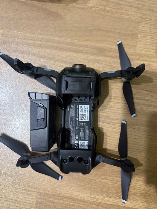Vand drona DJI Mavic Air Fly More Combo