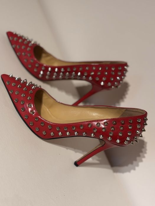 Pantofi roșii cu ținte – mărimea 37 – stare foarte bună