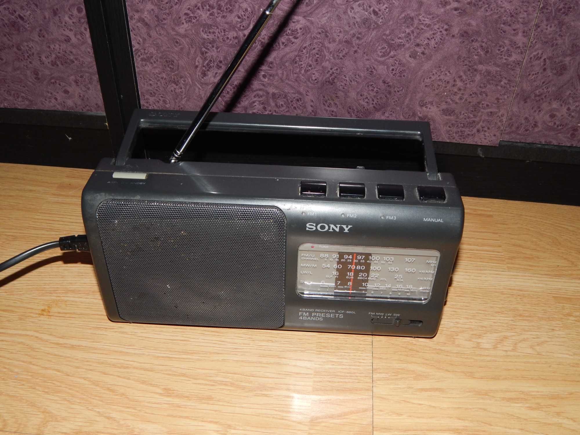 radio SONY ICF-880L , obiect de colectie , vintage