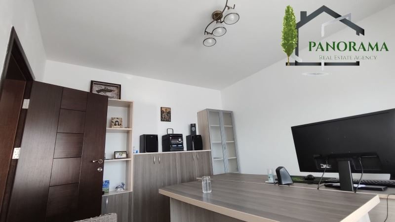 Продава се Тристаен апартамент в Шумен, Дивдядово - 130 кв.м за 942 €/кв.м - Снимка #5
