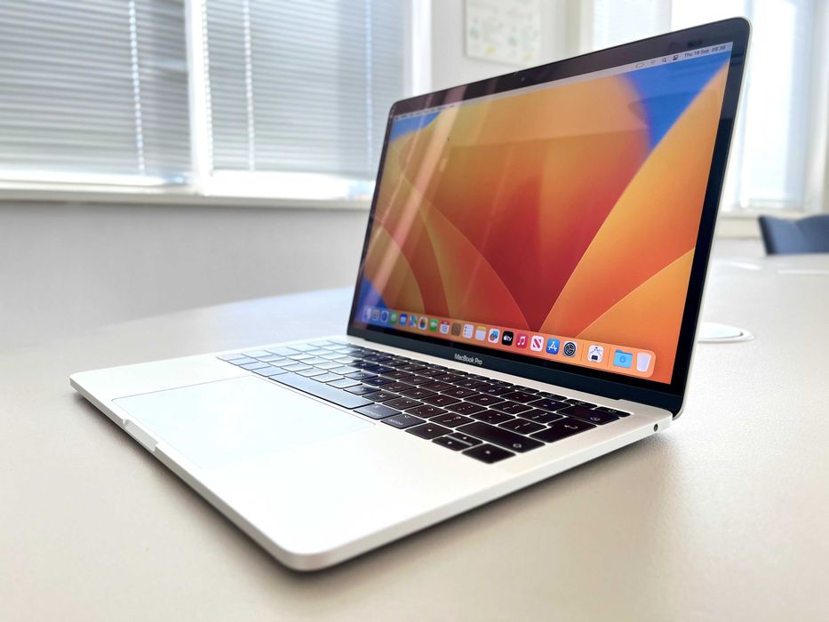Apple MacBook PRO 13' A1708 mid 2017 i7 2.5Gz 16GB 256 GB NVMe Silver