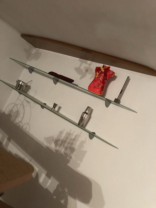 Bar de bauturi cu lumini