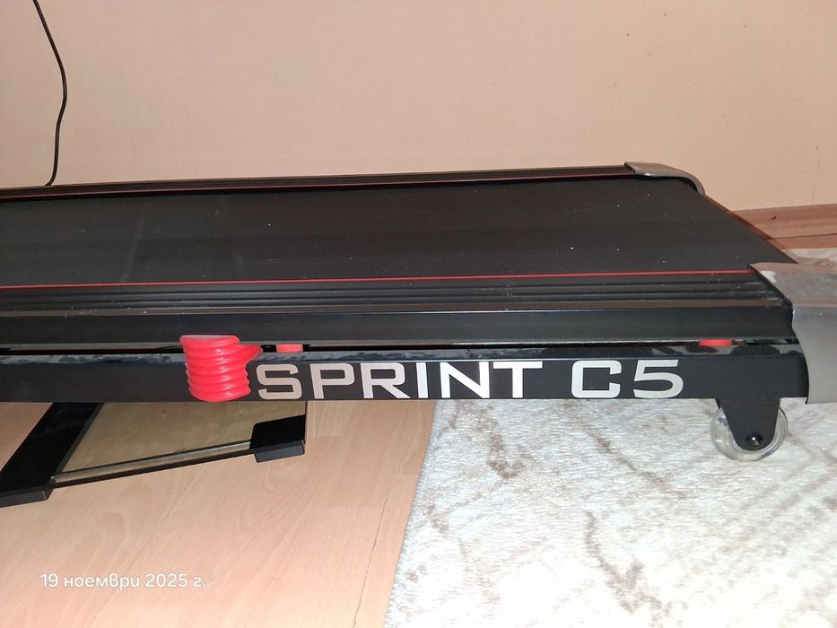 Бягаща пътека неразличима от нова