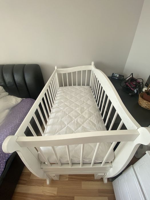 Манеж с ортопедическим матрасом ( дерево)