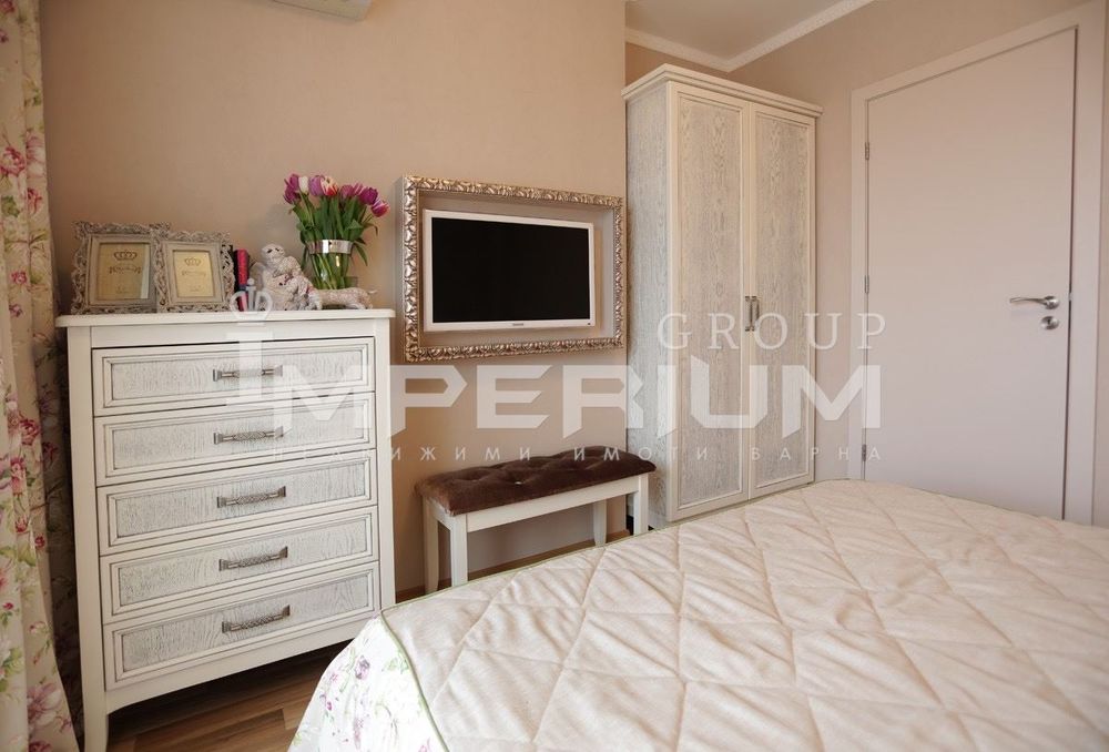 Дава се под наем Двустаен апартамент в Варна, Център - 65 кв.м за 1224 € - Снимка #4