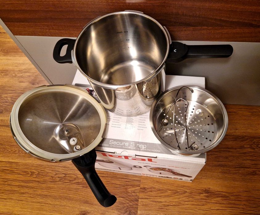 Тенджера под налягане Tefal Secure 5 Neo 8l.