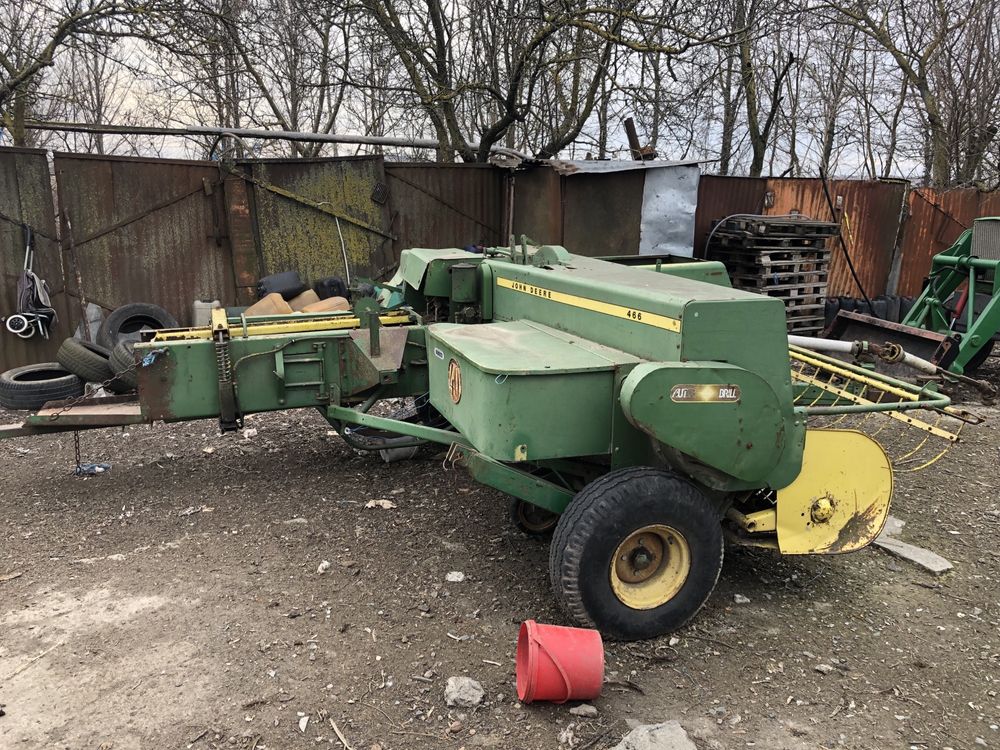 Presa baloti dreptunghiulari Jhon Deere 466