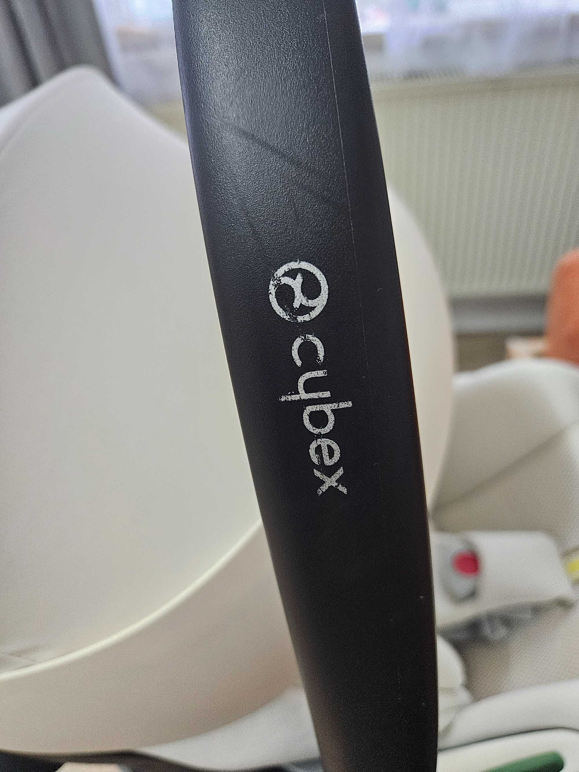 Cybex Cloude i-size + Isofix