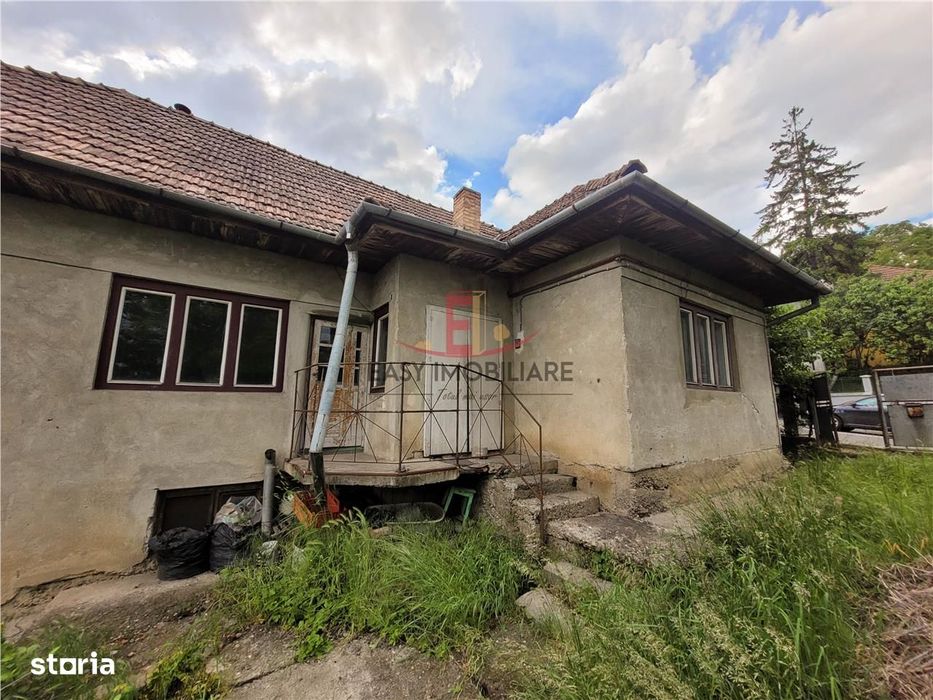 Casa 4 camere ,110 mp, Papiu Ilarian, singur in curte