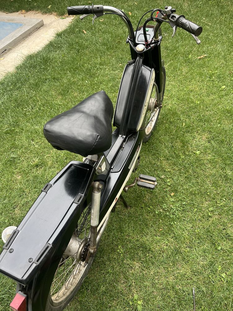 Продавам  педалетка Peugeot 103