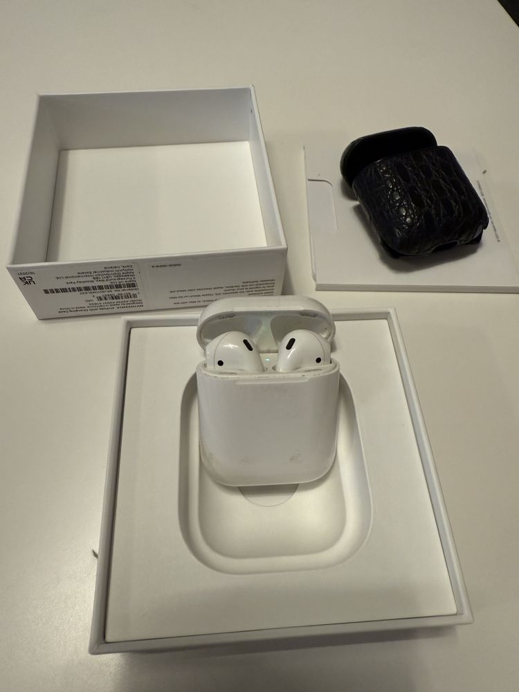 Продавам Iphone 12 със слушалки Airpods