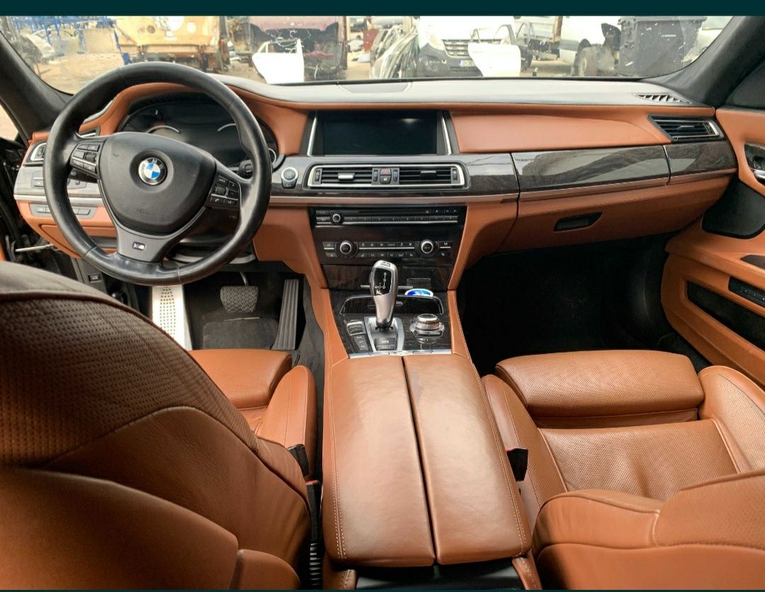 Dezmembrez BMW f01 750 D facelift