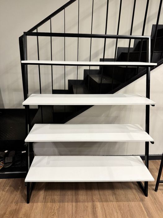 Напольный рейл для магазинов