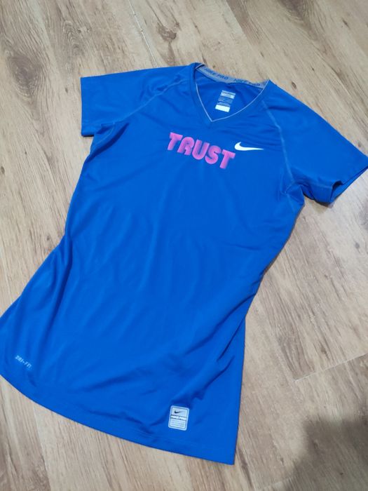 Tricou dama Nike Pro mărimea S