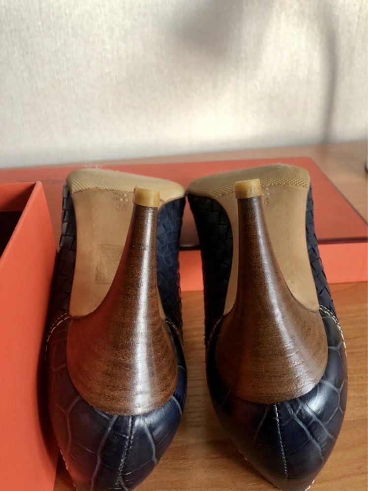 Женские туфли Santoni