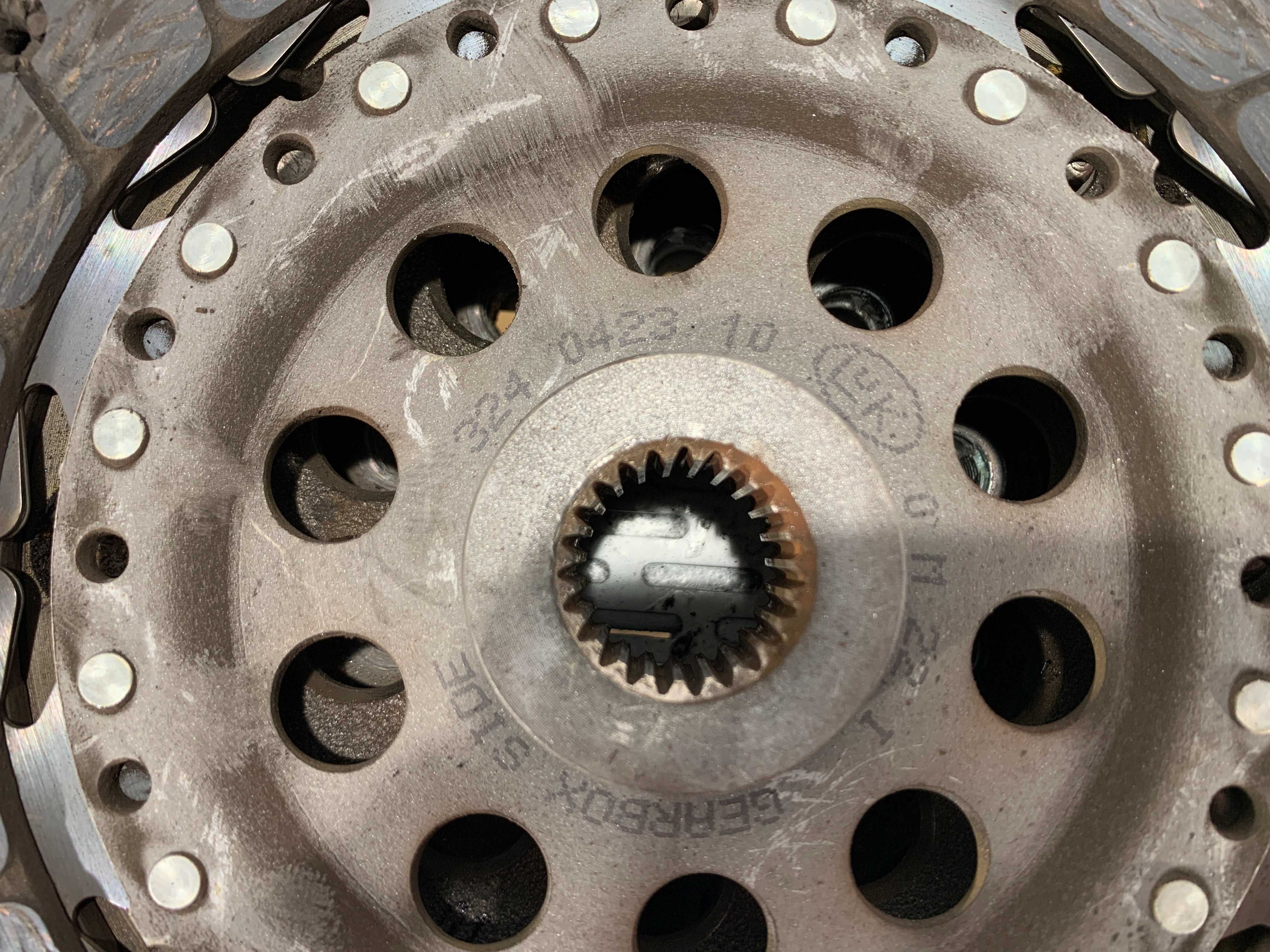 Chit ambreiaj + volantă LUK motor Volvo euro 5, D3 S60, V60.