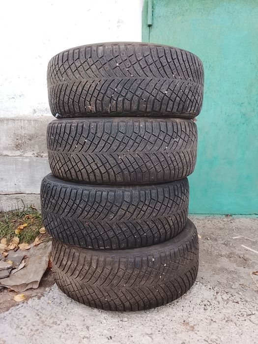 Продам резину 285/50r20 Michelin