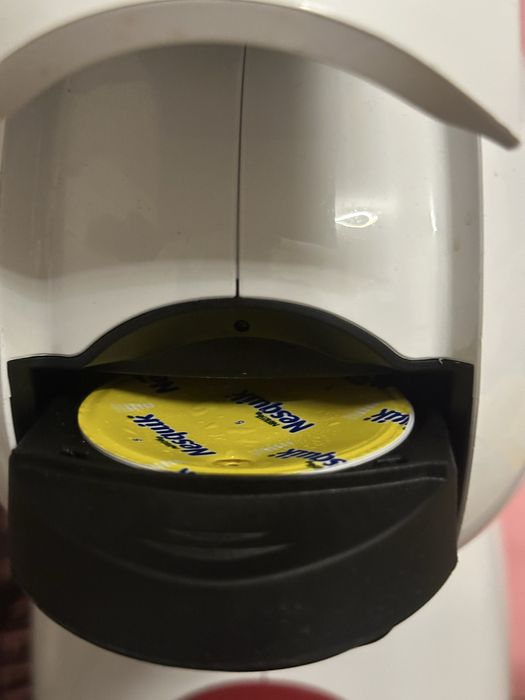 Expresor cu capsule Irups Nescafee Dolce Gusto