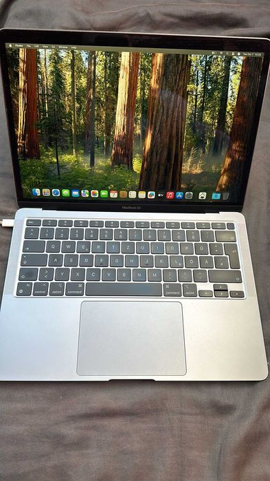 MacBook M1 2020 Silver SSD 512 GB 8 GB RAM 13,3 inch Impecabil