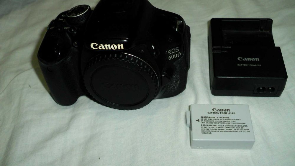 Фотоапарат Canon EOS 600D 18MP + Canon EF-S 18-55 IS KIT или 50мм /1.8