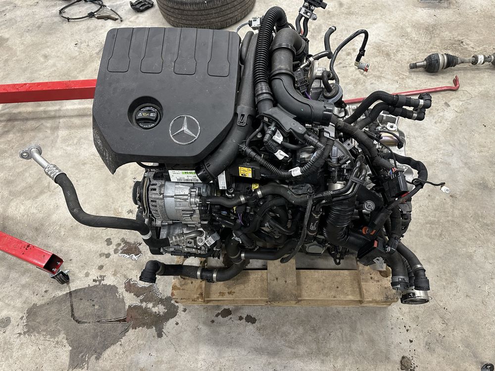Двигател Mercedes-benz M282 MHEV 1.3L 136кс хибрид М282 1.3л 136кс