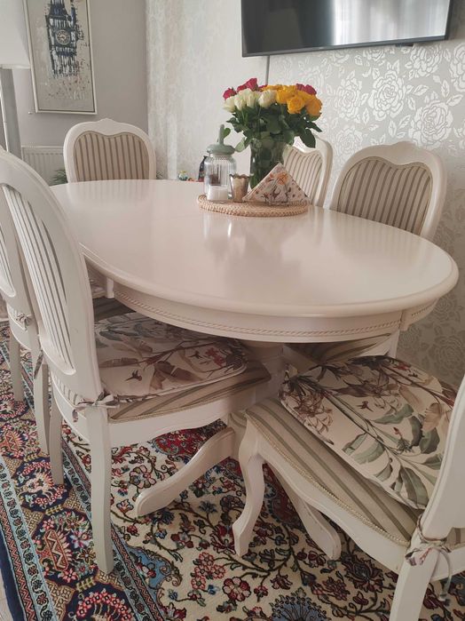 Masă cu 6 scaune
