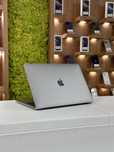 Macbook Pro 13" / Procesor M1 / TouchBar / 256 GB SSD / 16 GB RAM