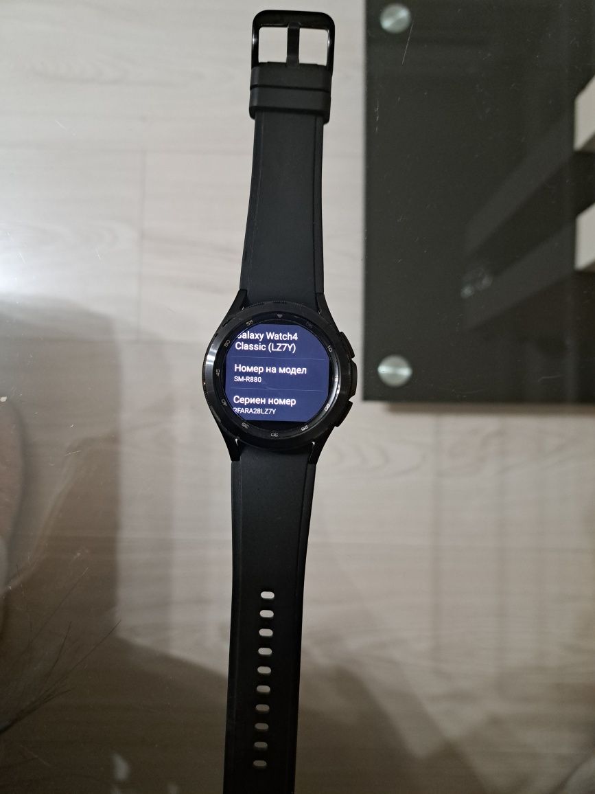 Смарт часовник Samsung watch4 classic 20mm