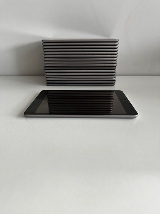 Apple iPad Mini 3 Cellular data 16gb