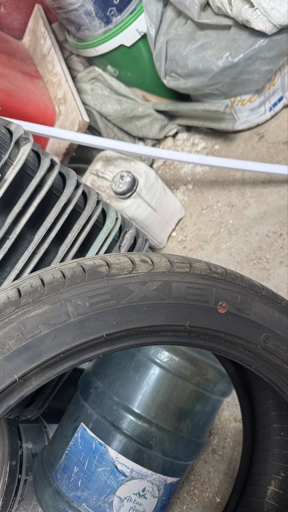 235/45 R 18 Nexen