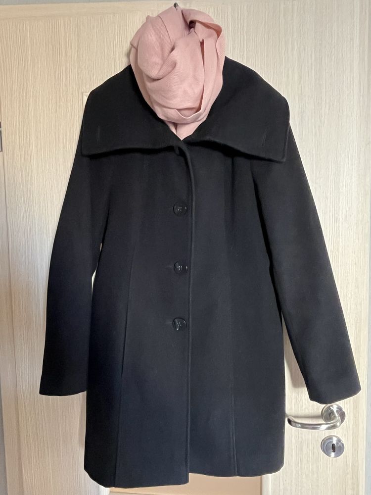 Продавам дамско палто