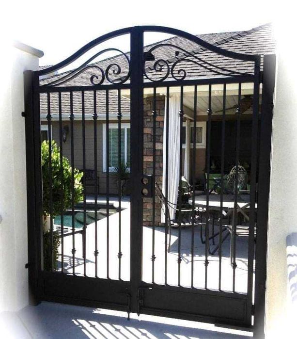 Врати , портали и огради от ковано желязо