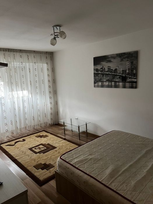 Închiriez Apartament cu 1 Cameră