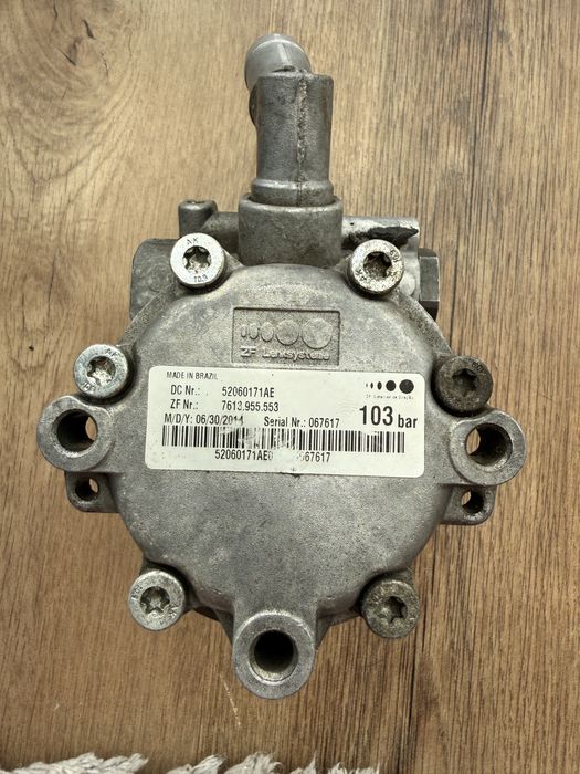 Pompă servodirecție ZF Jeep Wrangler JKU