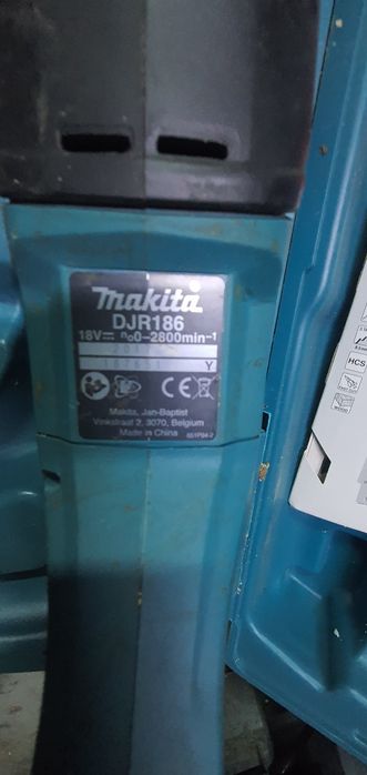 Pachet makita fierăstrău sabie ,+2 acumulatori+incarcator