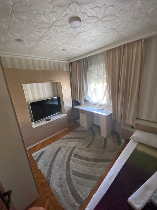 Дава се под наем Тристаен апартамент в Бургас, Лазур - 75 кв.м за 750 € - Снимка #3