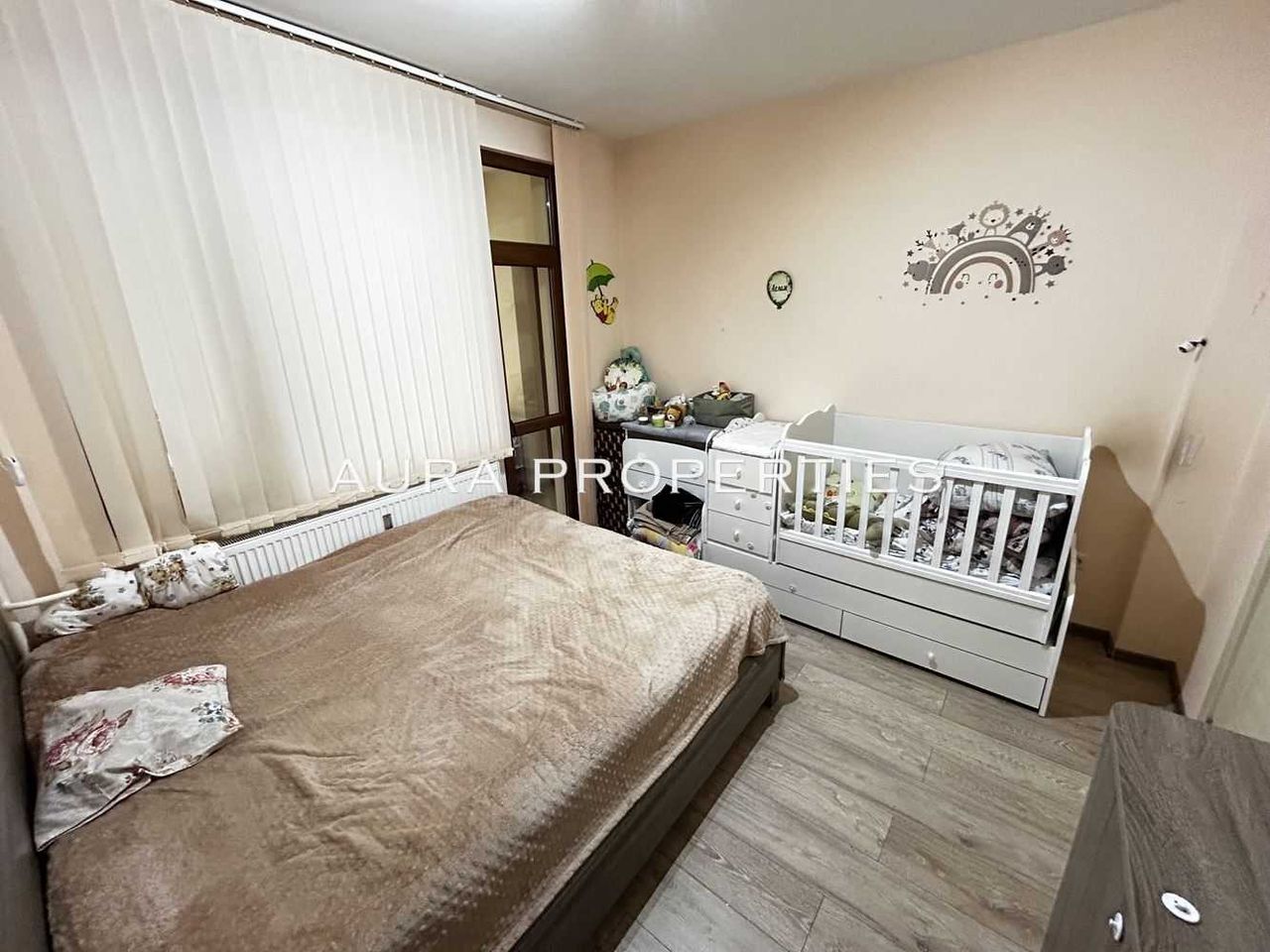 Дава се под наем Двустаен апартамент в Разград, Център - 72 кв.м за 331.5 € - Снимка #3