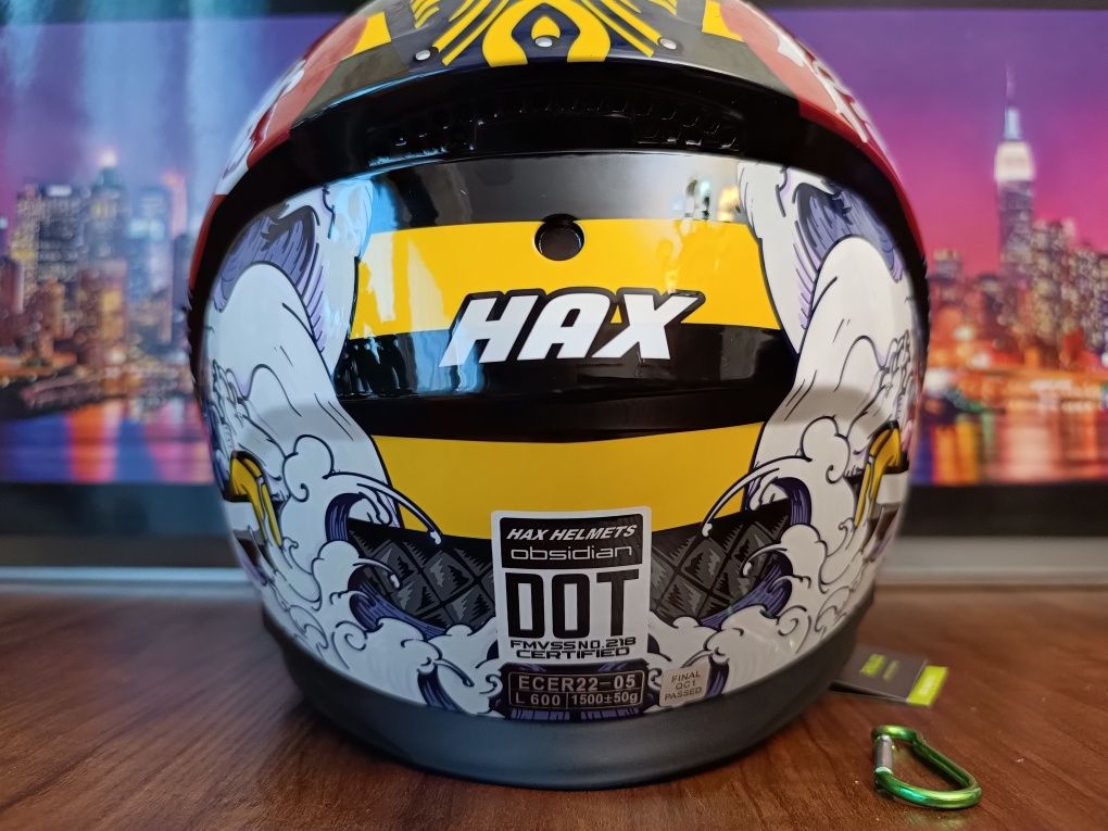 Мото шлем от бренда HAX obsidian