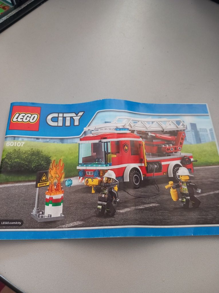 Set LEGO CITY - Masina de pompieri